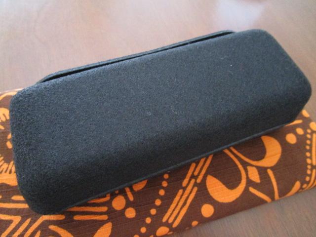 OWNDAYS yʃKlP[X  Xibv{^ ̎ʐ^4