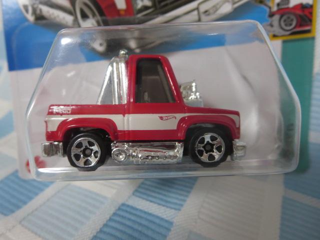 Hot Wheels zbgEB[ TOON'D '83 CHEVY SILVERADO  HCX11-M7C5 ̎ʐ^2