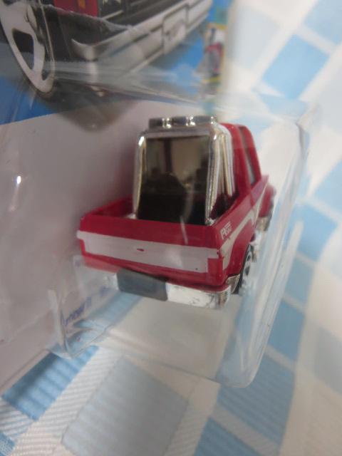 Hot Wheels zbgEB[ TOON'D '83 CHEVY SILVERADO  HCX11-M7C5 ̎ʐ^3